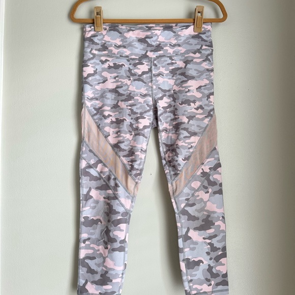 Trendy Camouflage Leggings - Pink and Gray - Picture 1 of 3